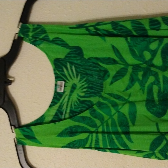 Cover-up - Picture 1 of 4